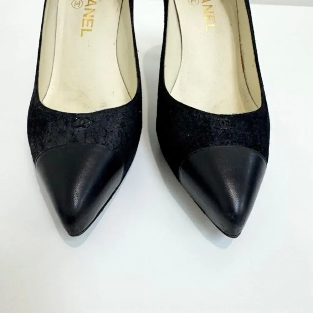 CHANEL Black Shimmer Suede CC Cap Toe Pumps 38.5 Leather Pointed Stiletto Shoes